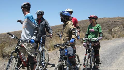 Foto 1 de Descenso en bicicleta por el volcán Chachani